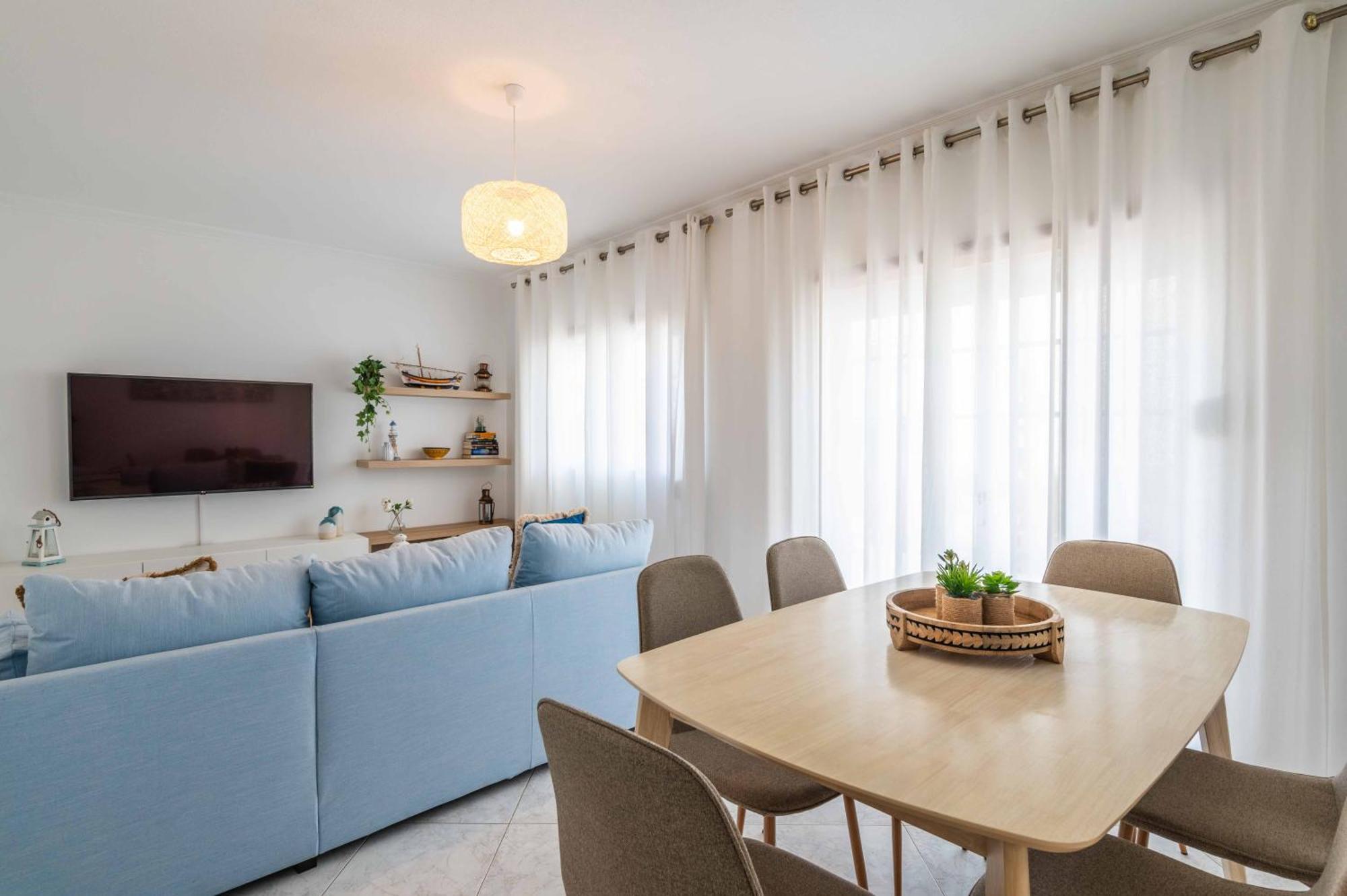 شقة Flat With Ac, Wifi, Netflix, Balcony - 3 Min From The Beach Armação de Pêra المظهر الخارجي الصورة